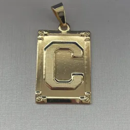PINGENTE PLACA LETRA 'C'