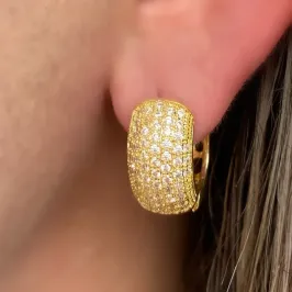 BRINCO ARGOLA CRAVEJADA ZIRCONIA CRISTAL MÉDIA