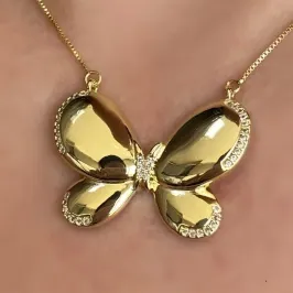 GARGANTILHA BORBOLETA LISA DETALHES CRAVEJADOS