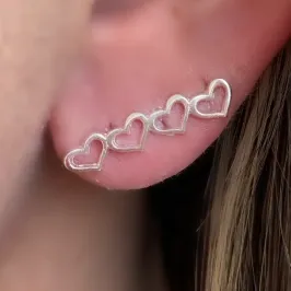 BRINCO PRATA EAR CUFF CORAÇÕES VAZADOS