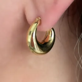 BRINCO ARGOLA MEIA LUA PEQUENA