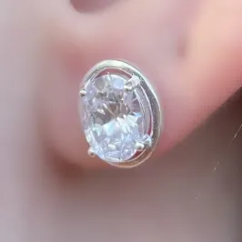 BRINCO PRATA PONTO DE LUZ OVAL BORDA LISA