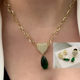CONJUNTO CORAÇÃO CRAVEJADO GOTA ESMERALDA