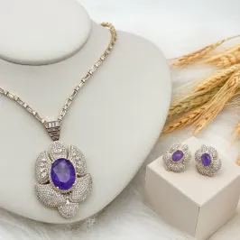 CONJUNTO LUXURI CRAVEJADO PEDRA FUSION LILÁS