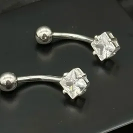 PIERCING PRATA PONTO DE LUZ QUADRADO