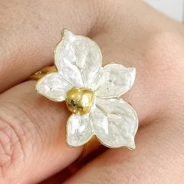ANEL FLOR ORQUIDEA RESINADA E PEROLA REGULÁVEL