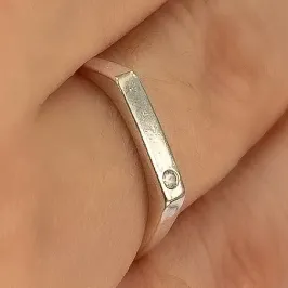 ANEL PRATA RETO COM PEDRA CRISTAL