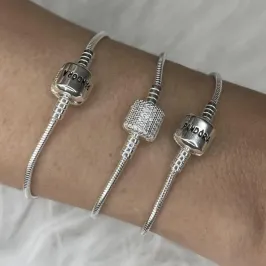 PULSEIRA PRATA COM FECHO PANDORA CRAVEJADO