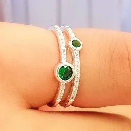 ANEL PRATA DUPLO CRAVEJADO COM PEDRAS VERDE ESMERALDA