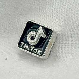 BERLOQUE PRATA TIK TOK PASSANTE