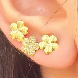 BRINCO FLOR LISA E CRAVEJADA