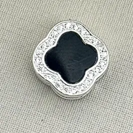 BERLOQUE PRATA VAN CLEEF ONIX CRAVEJADO PARA ESTEIRA