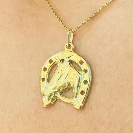 GARGANTILHA FERRADURA COM CAVALO