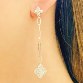 BRINCO PRATA FLOR CRAVEJADA COM CORRENTE
