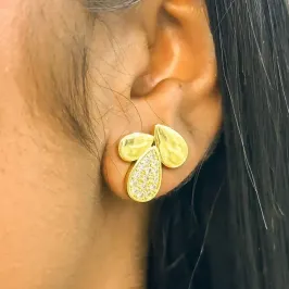 BRINCO 3 GOTAS CRAVEJADA E LISA