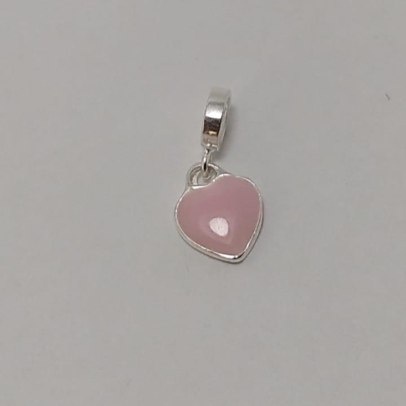 BERLOQUE PRATA CORAÇÃO RESINA ROSA