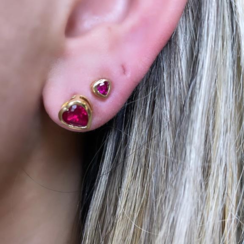 BRINCO CORAÇÃO ZIRCONIA RUBI PEQUENO