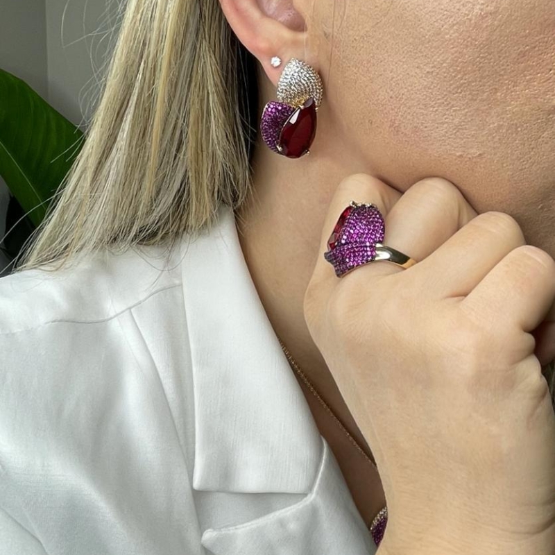 BRINCO CRAVEJADO GOTA ZIRCONIA RUBI
