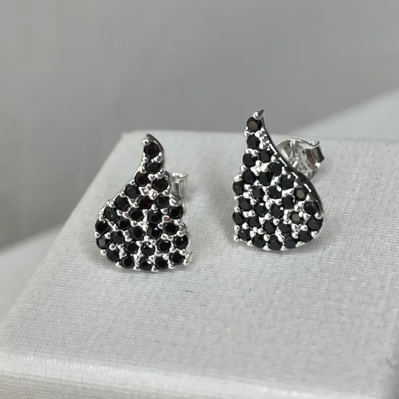 BRINCO PRATA GOTA CRAVEJADA ZIRCONIA NEGRA