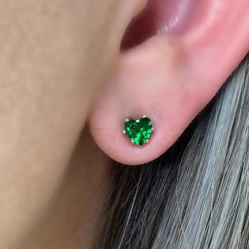 BRINCO CORAÇÃO ZIRCONIA VERDE PEQUENO