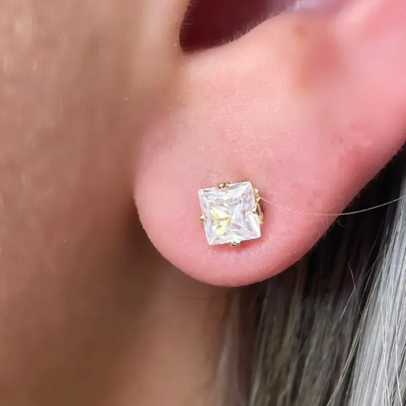 BRINCO QUADRADO ZIRCONIA CRISTAL PEQUENA