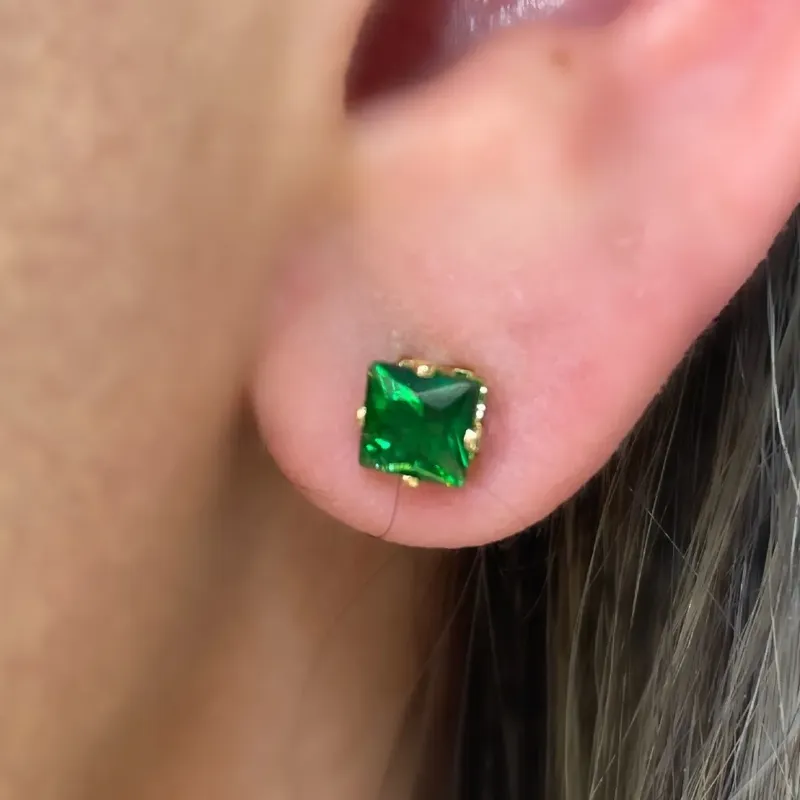 BRINCO QUADRADO ZIRCONIA VERDE PEQUENA