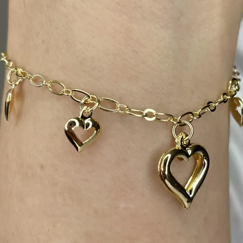 PULSEIRA CORAÇÕES VASADOS PENDURADOS