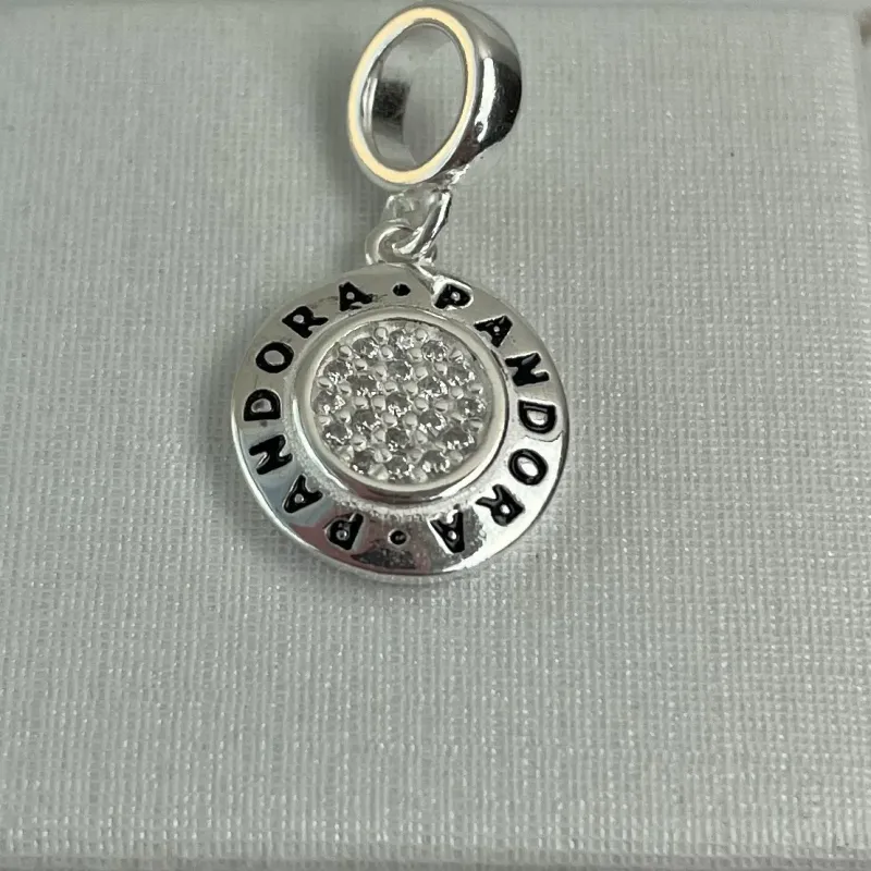 BERLOQUE PANDORA MEDALHA CRAVEJADA CRISTAL