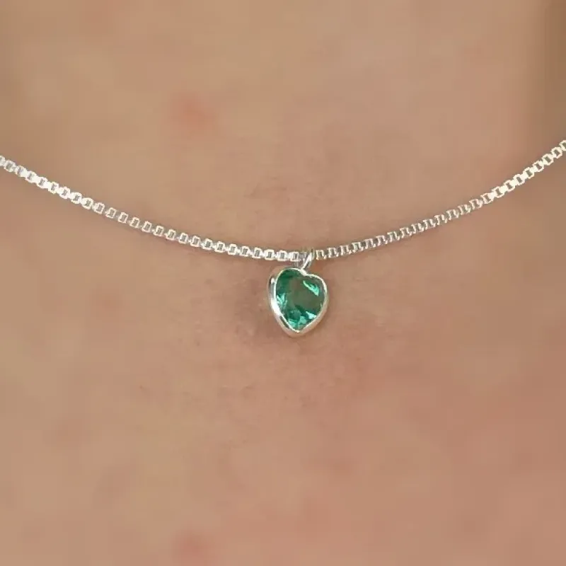 GARGANTILHA PRATA CORAÇÃO VERDE