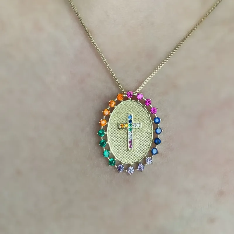 GARGANTILHA MANDALA COM CRUZ CRAVEJADA COLORS