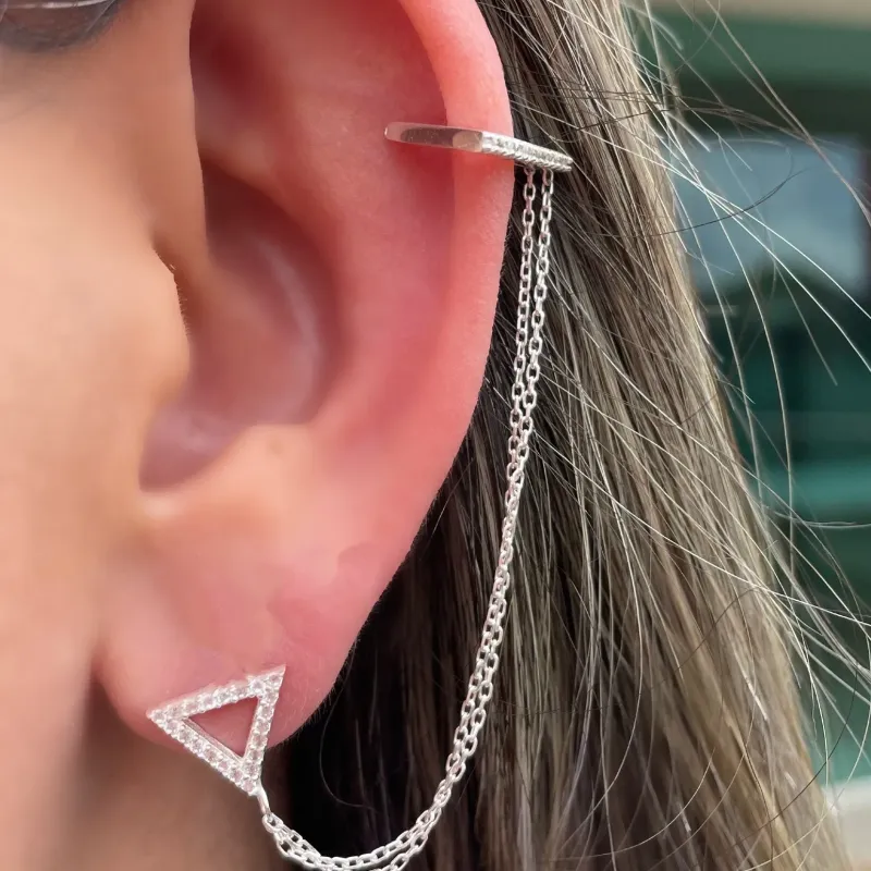 PIERCING FAKE PRATA TRIÂNGULO CRAVEJADO