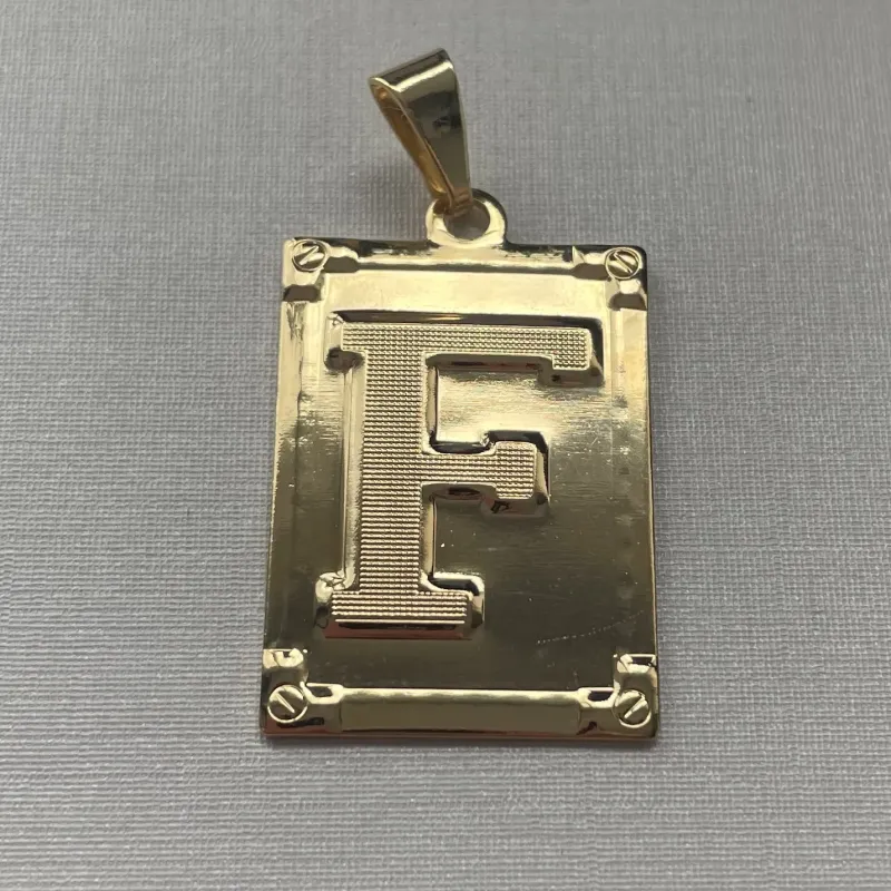 PINGENTE PLACA LETRA 'F'
