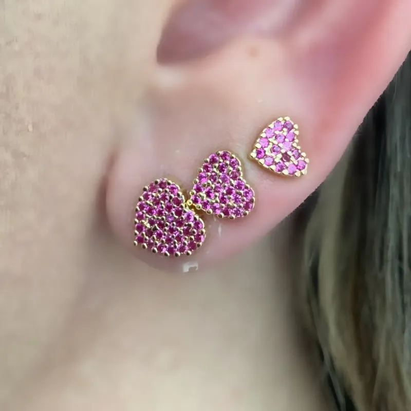 BRINCO TRIO CORAÇÃO CRAVEJADO ROSA