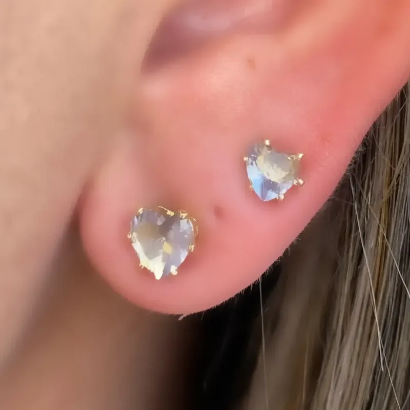 BRINCO DUPLA CORAÇÃO ZIRCONIA LILÁS
