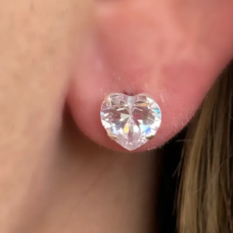 BRINCO PRATA CORAÇÃO ZIRCONIA 8MM