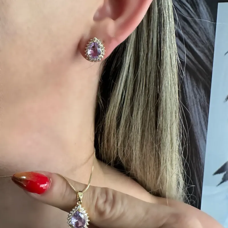 CONJUNTO GOTA LILÁS CRAVEJADA