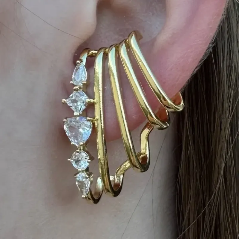 BRINCO EAR HOOK COM PEDRAS CRISTAIS