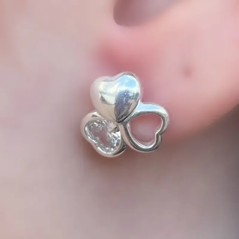 BRINCO PRATA E CORAÇÕES ZIRCONIA CRISTAL