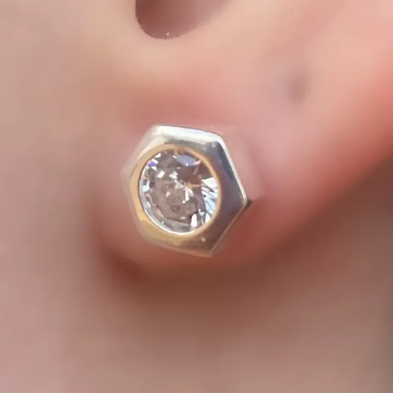 BRINCO PRATA HEXAGONAL ZIRCONIA CRISTAL