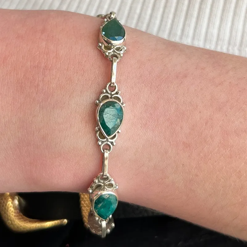 PULSEIRA PRATA PEDRA GOTA ESMERALDA NATURAL