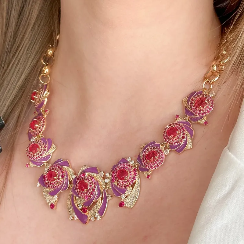 COLAR LUXURY FLOR CRAVEJADA RUBI