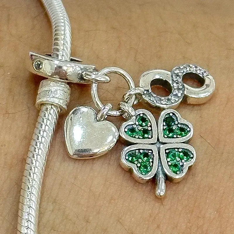 BERLOQUE PRATA TREVO CRAVEJADO VERDE