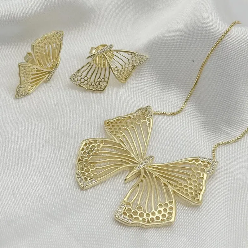 CONJUNTO BORBOLETA COM ZIRCONIAS