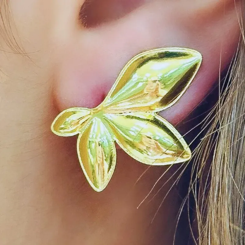 BRINCO FOLHAS