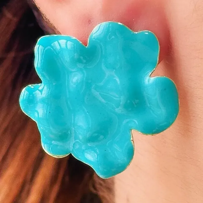 BRINCO FLOR ESMALTADA AZUL TIFFANY