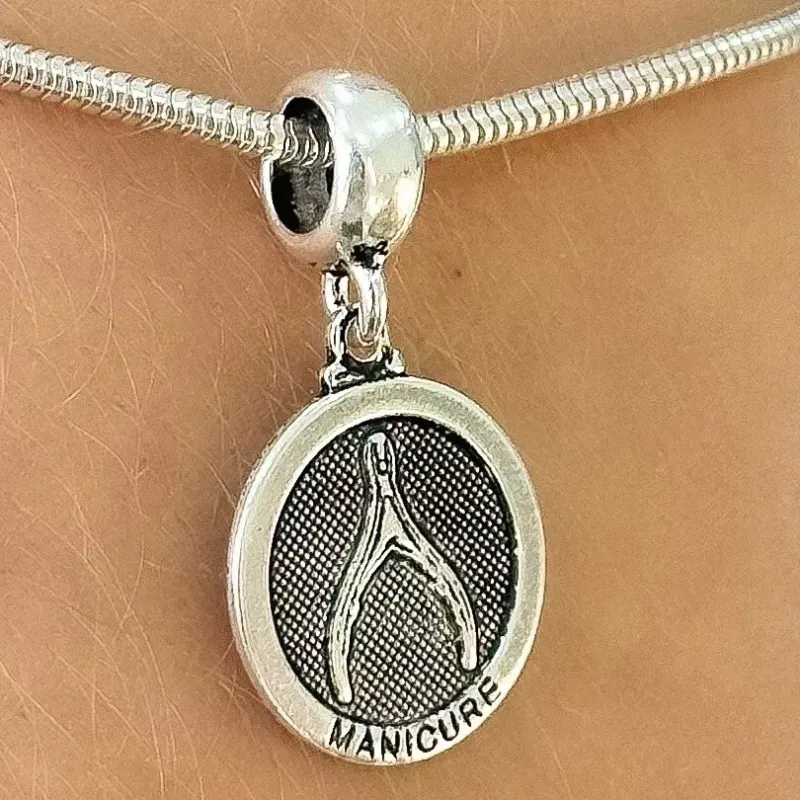 BERLOQUE PRATA MEDALHA MANICURE