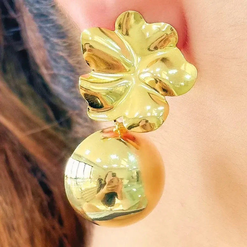BRINCO FLOR COM ESFERA