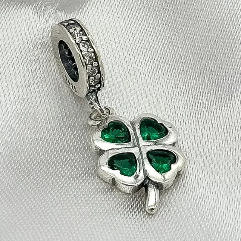 BERLOQUE PRATA TREVO PEDRAS VERDES