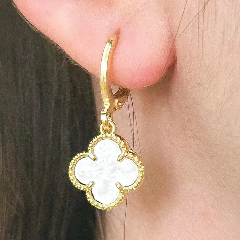 BRINCO ALHAMBRA INSPIRAÇÃO VAN CLEEF PEDRA MADRE PEROLA