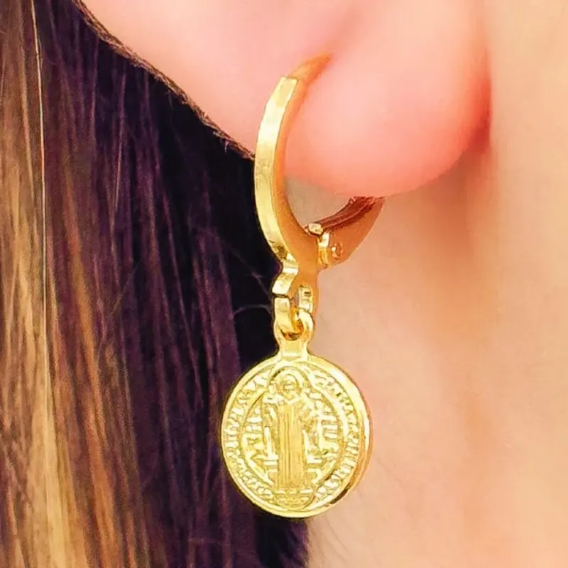 BRINCO ARGOLA MEDALHA SÃO BENTO